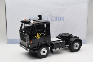 Volvo F88 John Player Special Black MCG 1:18 MCG18217 Метал — снимка 8 от 8