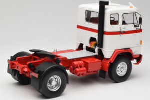 Volvo F88 Бял Червен MCG 1:18 MCG18141 Метал — снимка 3 от 8
