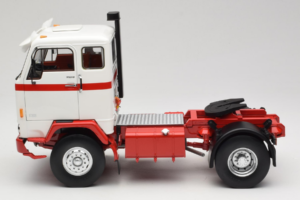 Volvo F88 Бял Червен MCG 1:18 MCG18141 Метал — снимка 4 от 8