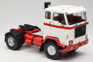 Volvo F88 Бял Червен MCG 1:18 MCG18141 Метал — снимка 6 от 8