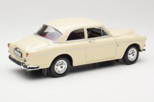Volvo P121 Amazon Бял Revell 1:18 08866 Метал — снимка 3 от 8