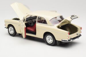 Volvo P121 Amazon Бял Revell 1:18 08866 Метал — снимка 5 от 8
