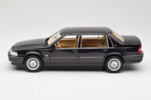 Volvo S90 Royal Violet DNA 1:18 DNA000089 Метал — снимка 3 от 6