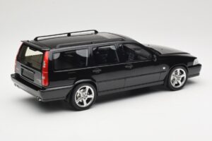 Volvo V70 R P80 Черен DNA 1:18 DNA000232 Метал — снимка 2 от 6