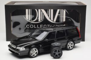 Volvo V70 R P80 Черен DNA 1:18 DNA000232 Метал — снимка 6 от 6