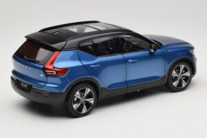 Volvo XC40 Recharge Син Металик Paudi Model 1:18 2562373 Метал — снимка 3 от 8