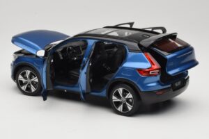 Volvo XC40 Recharge Син Металик Paudi Model 1:18 2562373 Метал — снимка 5 от 8