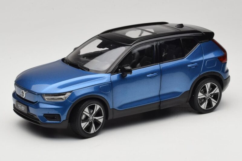 Volvo XC40 Recharge Син Металик Paudi Model 1:18 2562373 Метал