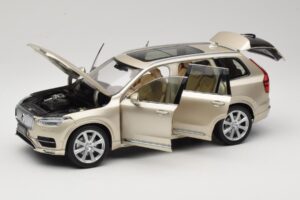 Volvo XC90 Luminous Sand Yellow Paudi Model 1:18 9430841 Метал — снимка 2 от 8