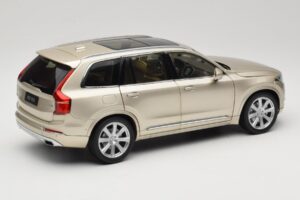 Volvo XC90 Luminous Sand Yellow Paudi Model 1:18 9430841 Метал — снимка 3 от 8