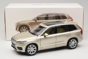 Volvo XC90 Luminous Sand Yellow Paudi Model 1:18 9430841 Метал — снимка 8 от 8