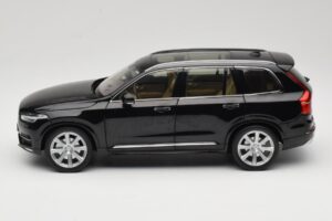 Volvo XC90 Onyx Black Paudi Model 1:18 9430842 Метал — снимка 4 от 8