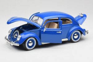 Volkswagen Beetle Синьо Bburago 1:18 23124646 Метал — снимка 2 от 8