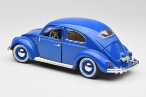 Volkswagen Beetle Синьо Bburago 1:18 23124646 Метал — снимка 7 от 8