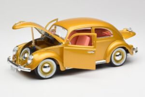 Volkswagen Beetle Златист Bburago 1:18 3361 Метал — снимка 2 от 8
