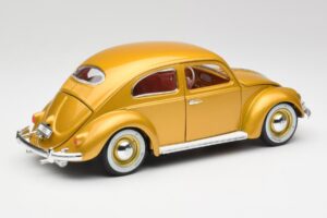 Volkswagen Beetle Златист Bburago 1:18 3361 Метал — снимка 3 от 8