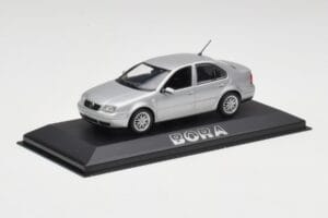 Volkswagen Bora Reflex Сребрист Minichamps 1:43 81982223S Метал — снимка 2 от 4