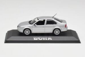 Volkswagen Bora Reflex Сребрист Minichamps 1:43 81982223S Метал