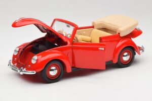 Volkswagen Кабриолет Ruby Червен Maisto 1:18 32826 Метал — снимка 2 от 8