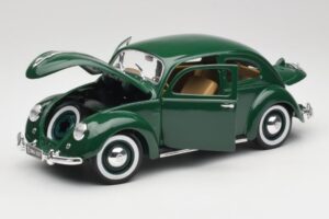 Volkswagen Export Sedan Beryl Зелен Maisto 1:18 31820 Метал — снимка 2 от 8