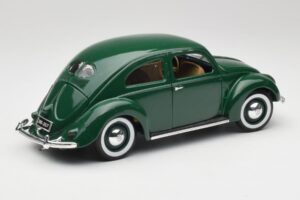 Volkswagen Export Sedan Beryl Зелен Maisto 1:18 31820 Метал — снимка 3 от 8