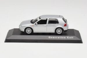 Volkswagen Golf Mk4 Reflex Сребрист Minichamps 1:43 4527111022 Метал