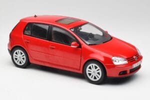Volkswagen Golf Mk5 4-Door Tornado Червен Bburago 1:18 GOLF001 Метал — снимка 6 от 8