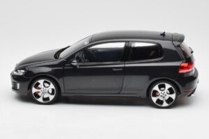 Volkswagen Golf Mk6 GTI Сив Металик Norev 1:18 188503 Метал — снимка 4 от 7