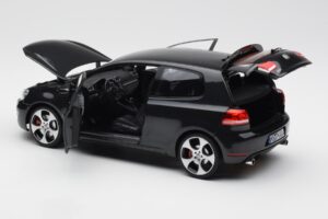 Volkswagen Golf Mk6 GTI Сив Металик Norev 1:18 188503 Метал — снимка 5 от 7