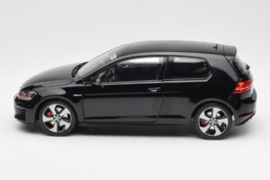 Volkswagen Golf Mk7 GTI Черен Norev 1:18 188550 Метал — снимка 4 от 8