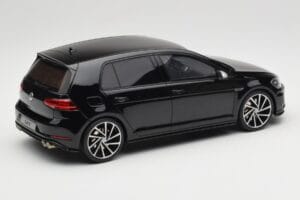 Volkswagen Golf R Mk7 Deep Black Otto 1:18 OT417 Смола — снимка 2 от 6