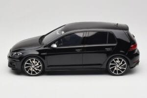 Volkswagen Golf R Mk7 Deep Black Otto 1:18 OT417 Смола — снимка 3 от 6