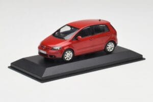 Volkswagen Golf Plus Tornado Червен Minichamps 1:43 821911110 Метал — снимка 2 от 4