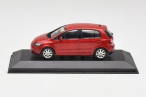 Volkswagen Golf Plus Tornado Червен Minichamps 1:43 821911110 Метал