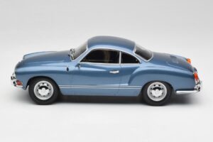 Volkswagen Karmann Ghia Coupe Neptune Син Minichamps 1:18 155054022 Метал — снимка 3 от 6