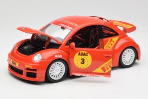 Volkswagen New Beetle Cup Bburago 1:18 3329 Метал — снимка 2 от 8