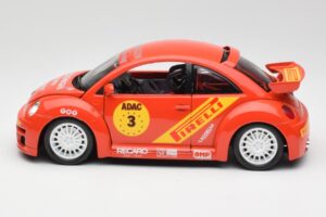 Volkswagen New Beetle Cup Bburago 1:18 3329 Метал — снимка 4 от 8