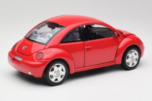 Volkswagen New Beetle Червен Bburago 1:18 3342 Метал — снимка 3 от 8