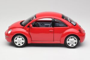 Volkswagen New Beetle Червен Bburago 1:18 3342 Метал — снимка 4 от 8