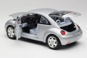 Volkswagen New Beetle Reflex Сребрист Металик Bburago 1:18 3322 Метал — снимка 5 от 8