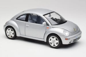 Volkswagen New Beetle Reflex Сребрист Металик Bburago 1:18 3322 Метал — снимка 6 от 8