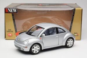 Volkswagen New Beetle Reflex Сребрист Металик Bburago 1:18 3322 Метал — снимка 8 от 8