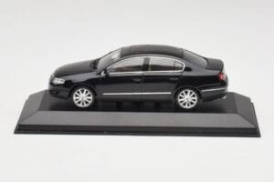 Volkswagen Passat B6 Sedan Shadow Синьо Metallic Minichamps 1:43 PASSAT001 Метал