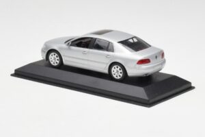 Volkswagen Phaeton Сребрист Minichamps 1:43 3D0099300A Метал — снимка 3 от 4