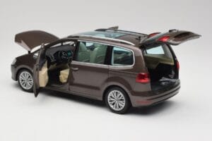 Volkswagen Sharan 7N Дъбово Кафяво Металик Minichamps 1:18 110051001 Метал — снимка 5 от 8