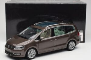 Volkswagen Sharan 7N Дъбово Кафяво Металик Minichamps 1:18 110051001 Метал — снимка 8 от 8