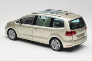 Volkswagen Sharan 7N Reflex Сребърно Металик Minichamps 1:18 110051002 Метал — снимка 7 от 8