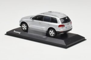 Volkswagen Touareg Reflex Сребрист Minichamps 1:43 68625 Метал — снимка 3 от 4