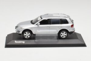 Volkswagen Touareg Reflex Сребрист Minichamps 1:43 68625 Метал