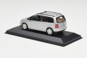 Volkswagen Touran Reflex Сребрист Minichamps 1:43 TOURAN001 Метал — снимка 3 от 4
